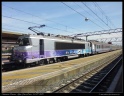 La locomotive BB 22395 engagée sur un TER Rhône-alpes en gare de Lyon Part-Dieu ce 13 juillet 2015. bb22395_lyon_part-dieu_13072015.jpg